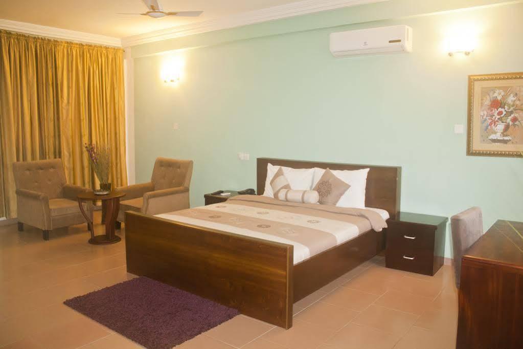Consir Executive Lodge Accra Extérieur photo