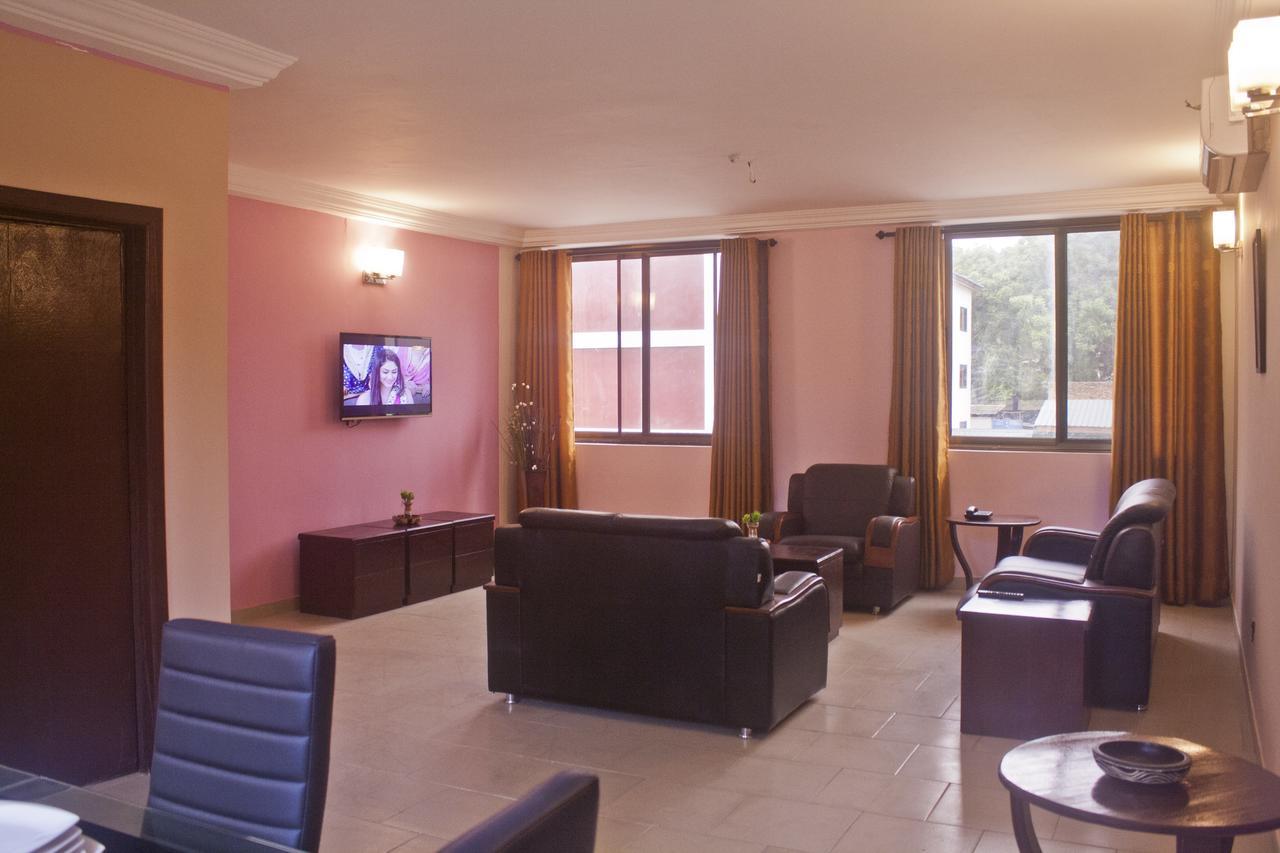 Consir Executive Lodge Accra Extérieur photo
